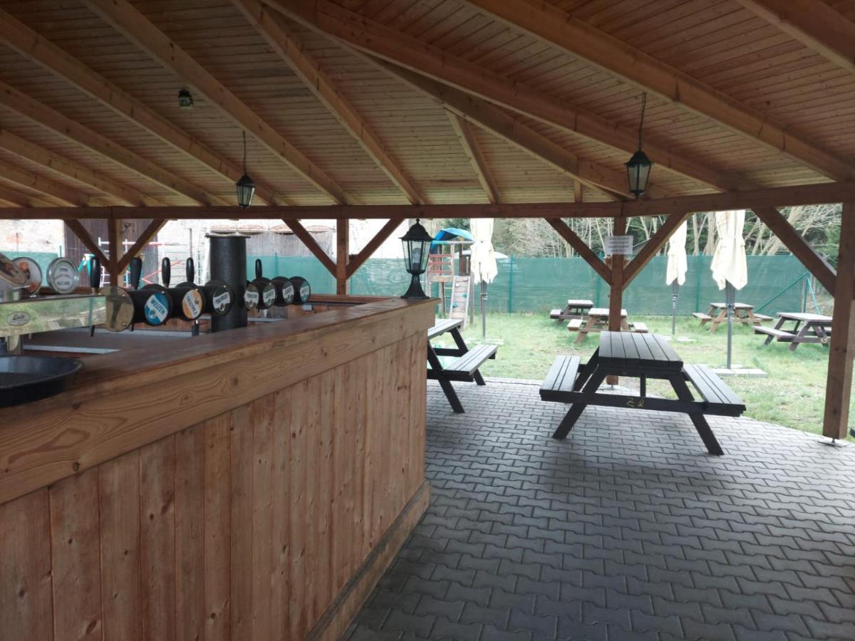 Pivovar Maly Janek - Restaurace, Penzion A Stany Jinetz Exterior foto